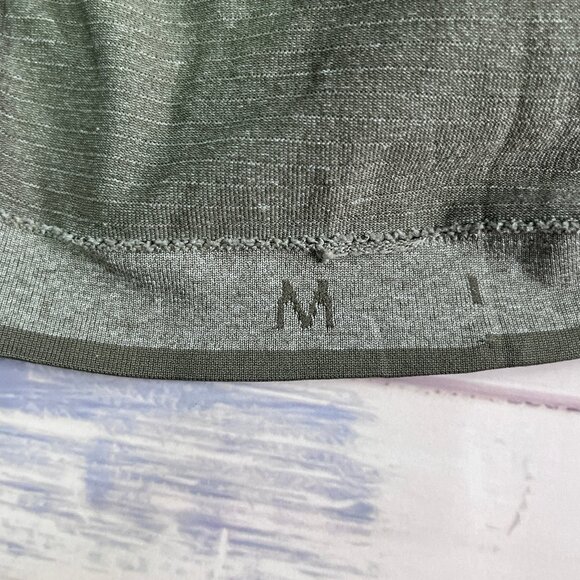 Lululemon Mens L/S. Metal Vent Tech Running Shirt Size M. Green/Gray. EUC - Picture 8 of 9